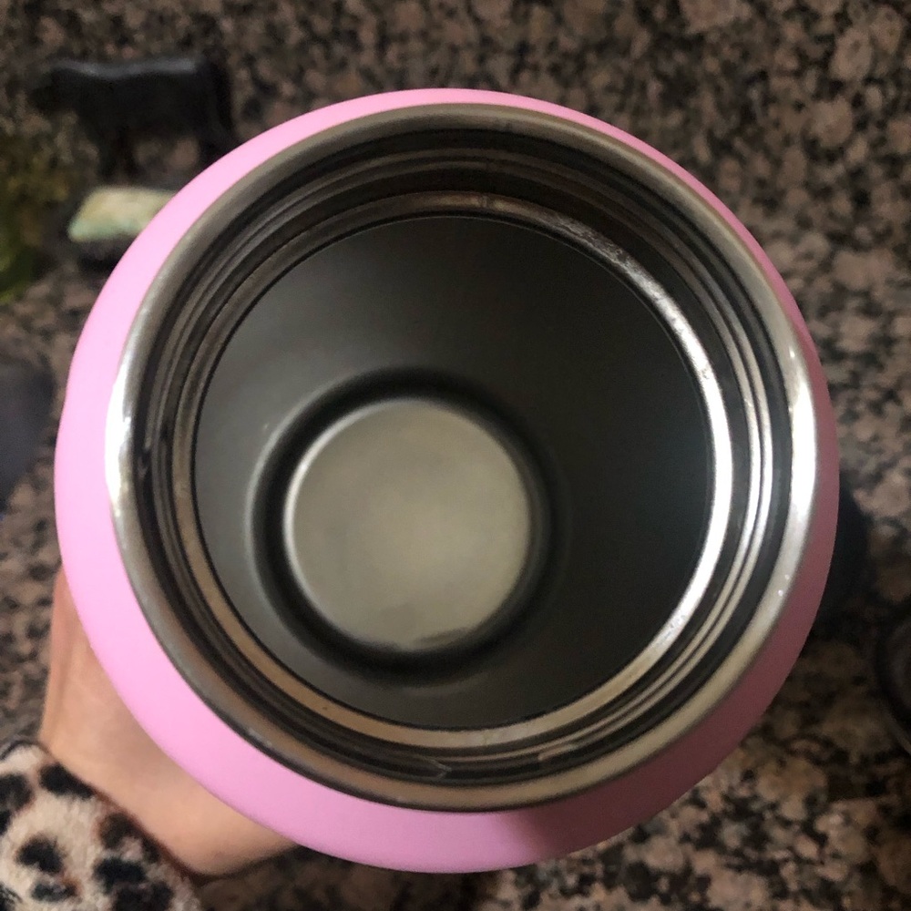 YETI 46oz limited edition color Power Pink Chug Rambler with extra Straw Lid - Picture 8 of 15